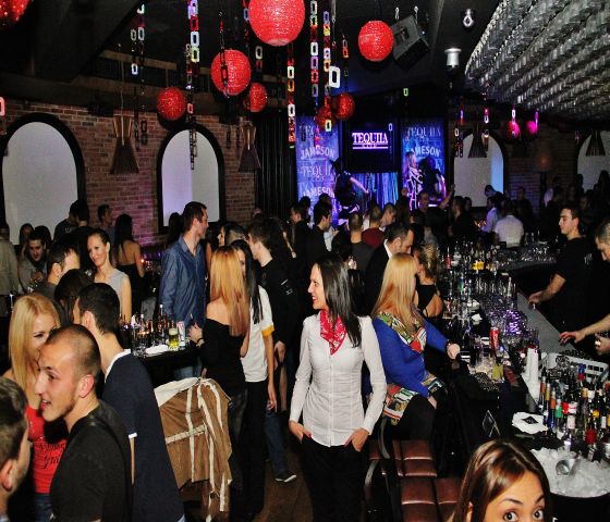 Лора Караджова и Спенс в клуб Tequilla, 12.12.2012