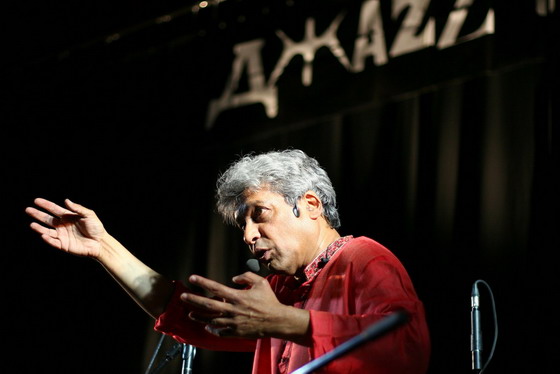 Trilok Gurtu, София 2009